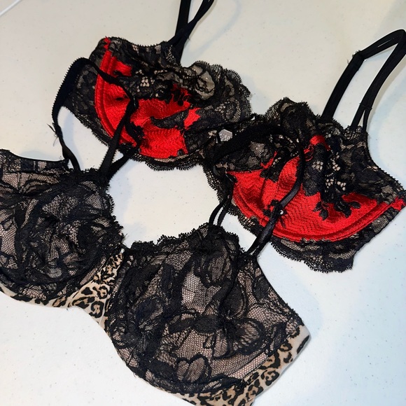 NEW without tag .. Victoria’s Secret  lace underwire bra - Picture 1 of 10